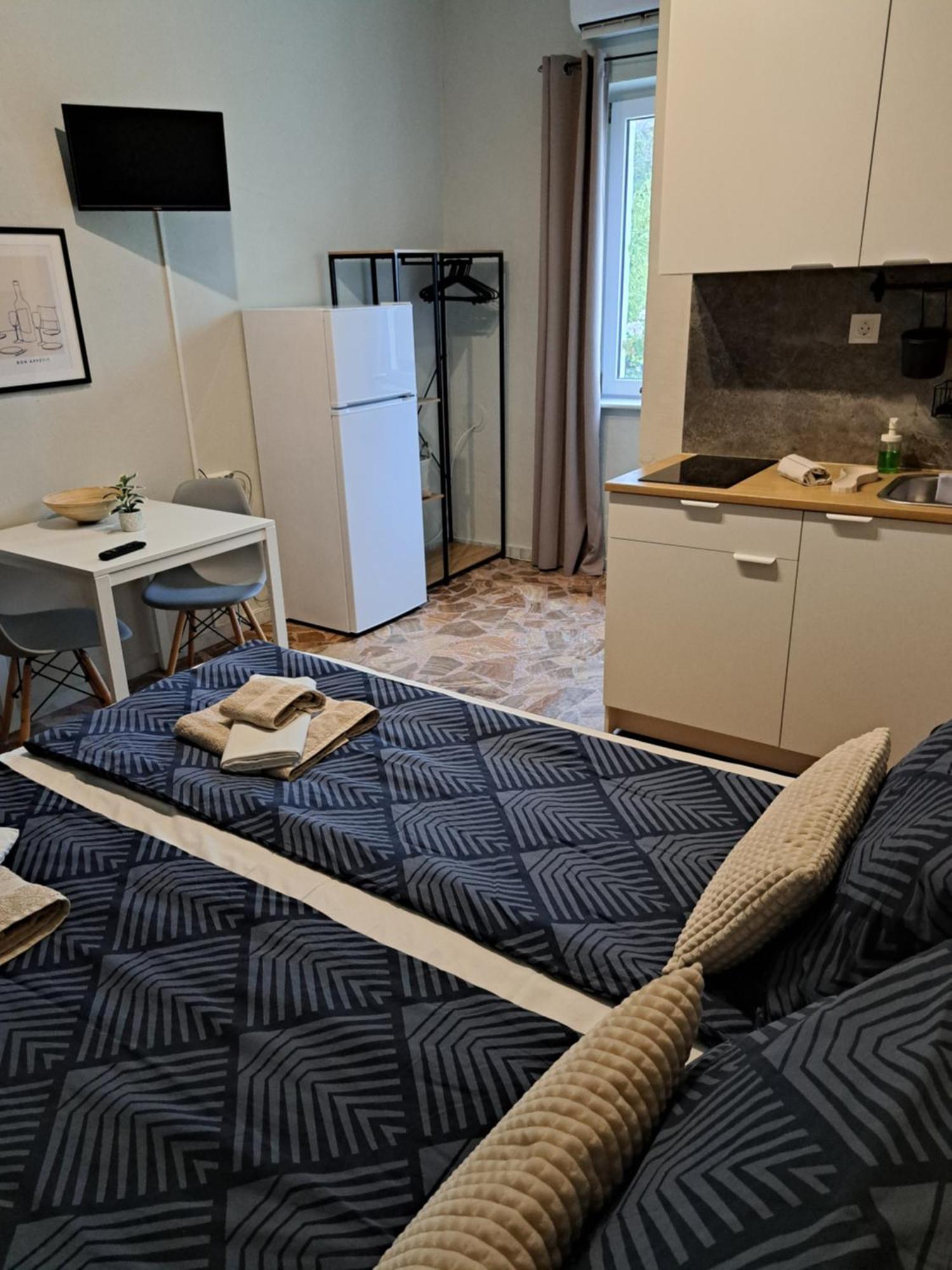 Garden Rooms Pirgos Psilonerou 外观 照片